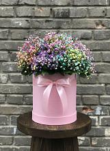 Цветочная композиция из Гипсофила и Розы в шляпной коробке в Прохоровке