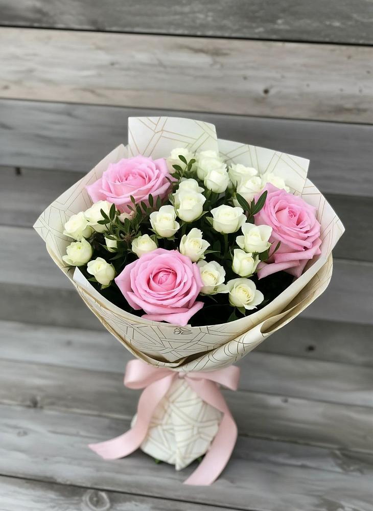 Букет цветов из: Розы в Прохоровке