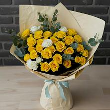 Букет цветов из:  Розы в Прохоровке