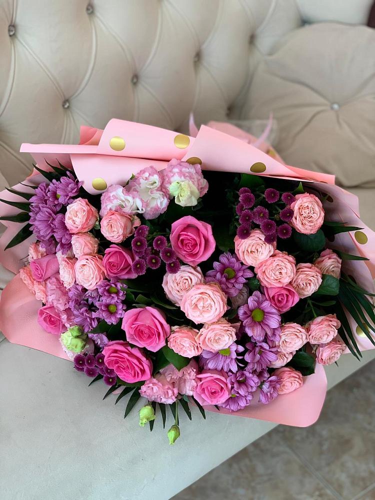 Букет цветов из: Хризантемы, Розы и Лизиантусы в Прохоровке