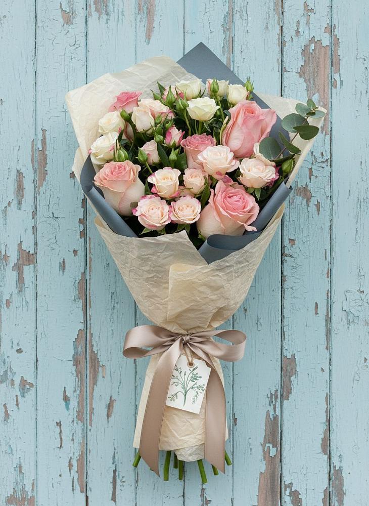 Букет цветов из: Розы в Прохоровке