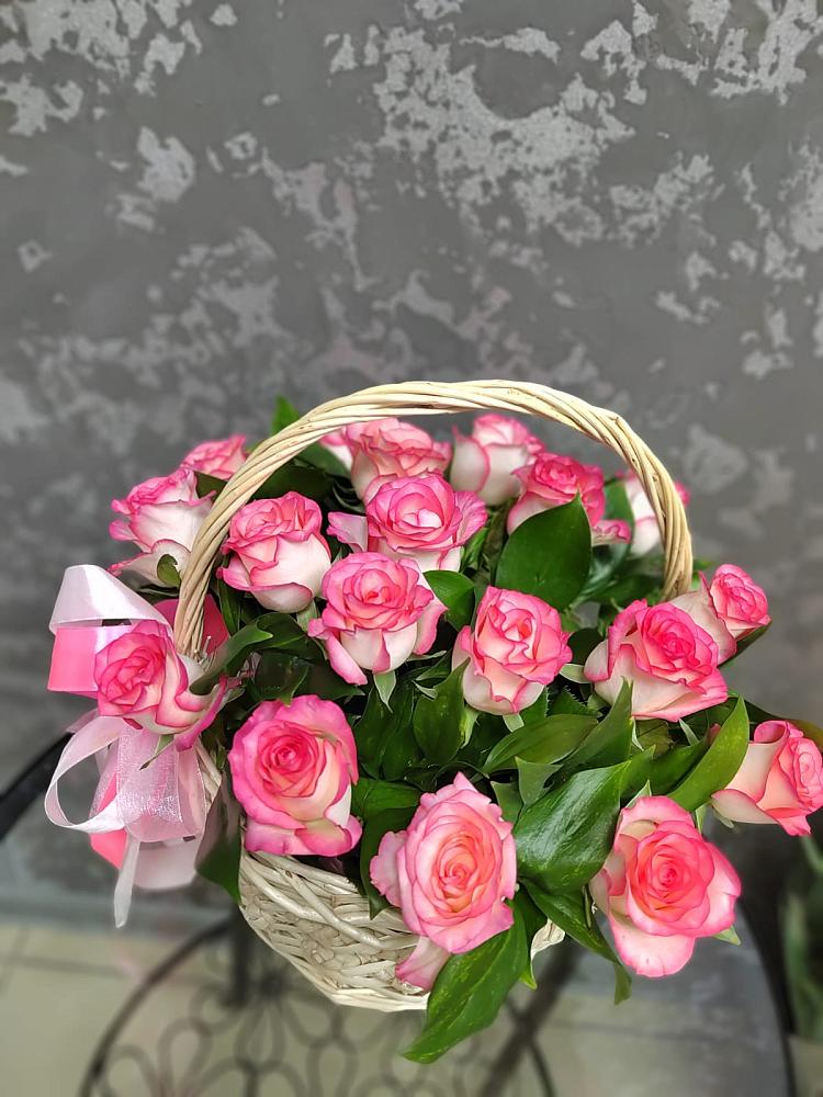 Цветочная композиция из Розы в корзине в Прохоровке