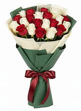 Букет Микс из красных и белых роз в Прохоровке