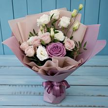 Букет цветов из:  Розы и Лизиантусы в Прохоровке