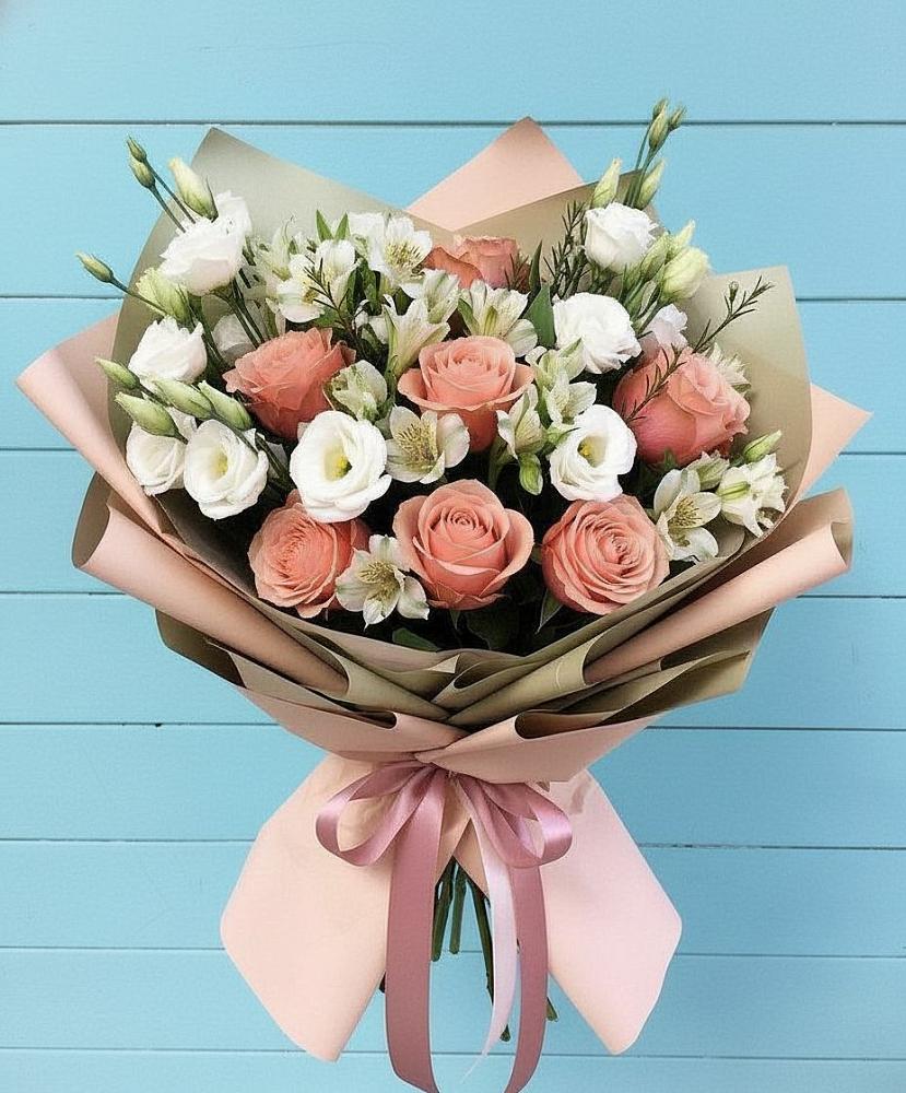 Букет цветов из: Розы, Альстромерии и Лизиантусы в Прохоровке