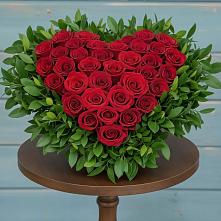 Цветочная композиция из Розы в виде сердца в Прохоровке