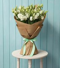 Букет цветов из:  Лизиантусы в Прохоровке