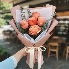 Букет цветов из:  Розы в Прохоровке