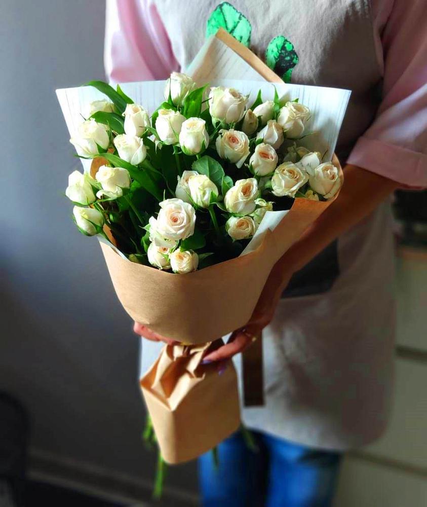 Букет цветов из: Розы в Прохоровке