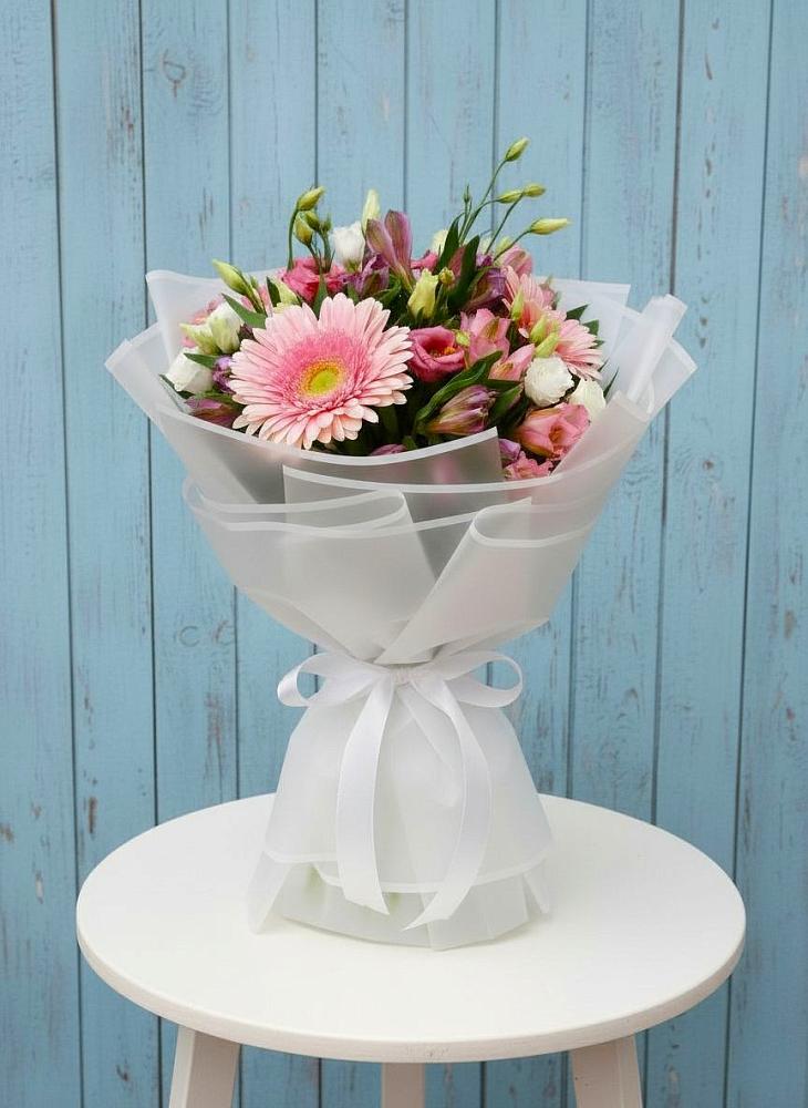 Букет цветов из: Герберы, Альстромерии и Лизиантусы в Прохоровке