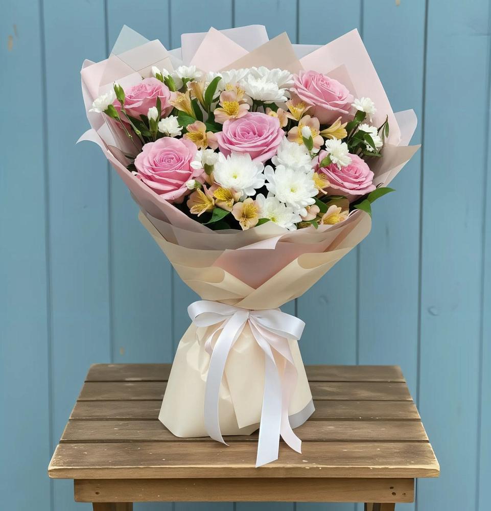 Букет цветов из: Гвоздики, Орхидеи и Розы в Прохоровке