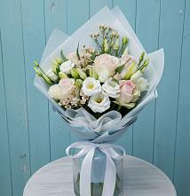 Букет цветов из:  Розы и Лизиантусы в Прохоровке