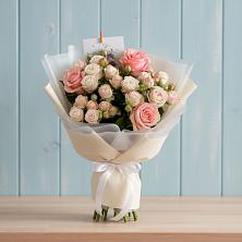 Букет цветов из:  Розы в Прохоровке