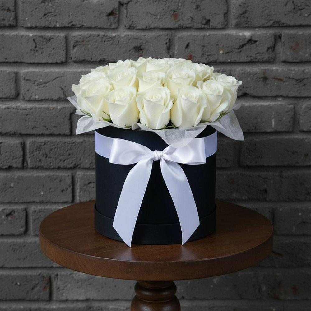 Цветочная композиция из Розы в шляпной коробке в Прохоровке