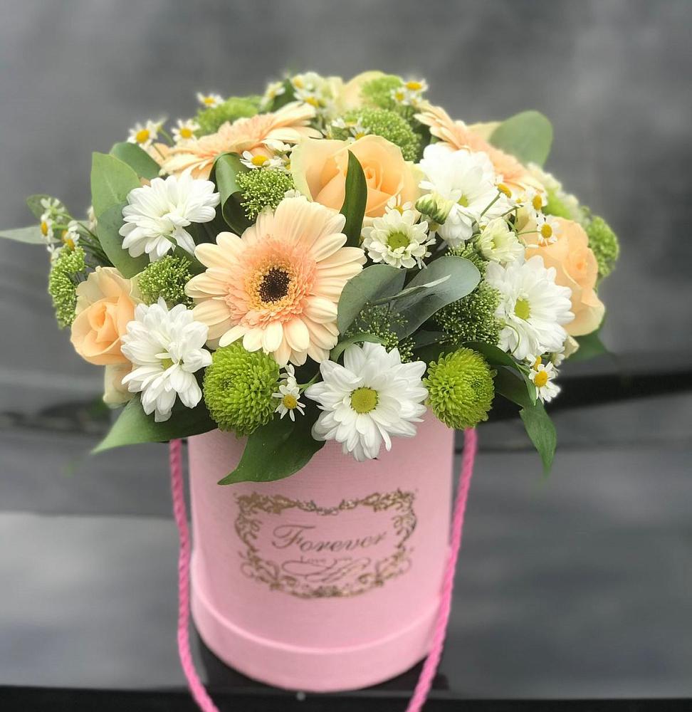 Цветочная композиция из Розы, Герберы и Хризантемы в шляпной коробке в Прохоровке