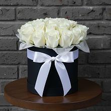 Цветочная композиция из Розы в шляпной коробке в Прохоровке