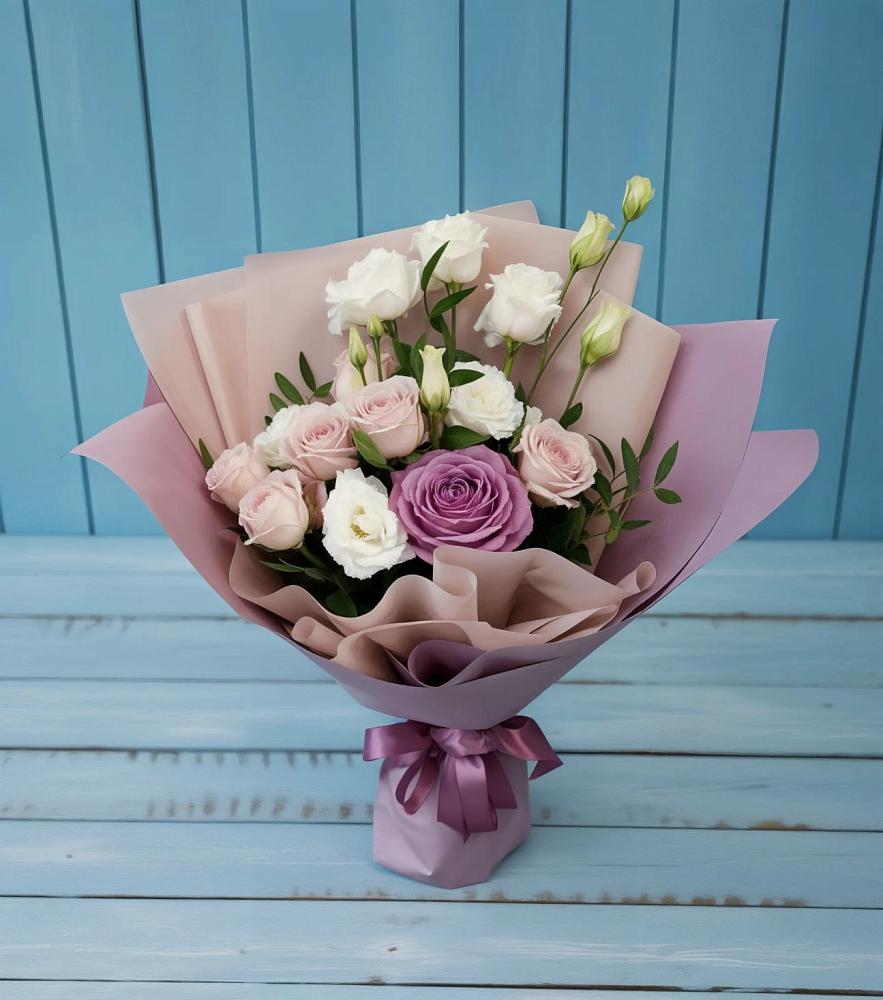 Букет цветов из: Розы и Лизиантусы в Прохоровке